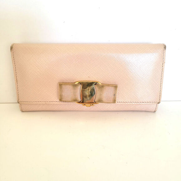 Salvatore Ferragamo Handbags - Salvatore Ferragamo Vara Wallet Clutch Leather Solid Blush Pink Bow Envelope